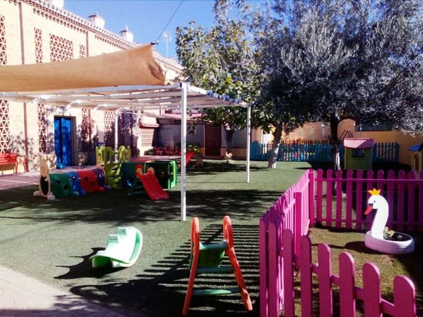 Centro Infantil Snoopy III patio y jardín 
